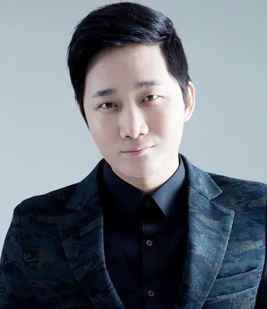 李龙真 Yong-Jin Lee