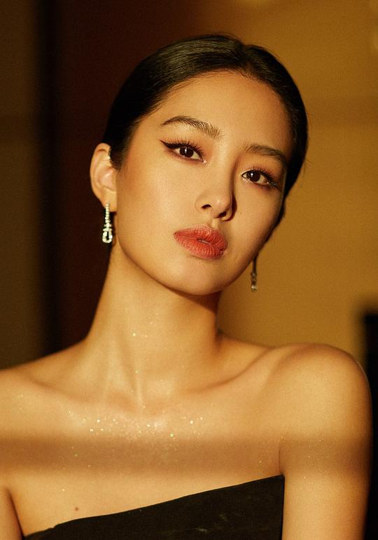 杨采钰 Caiyu Yang