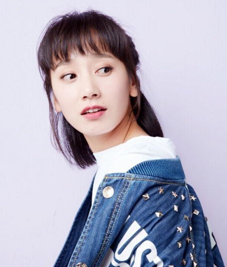 董晴 Qing Dong