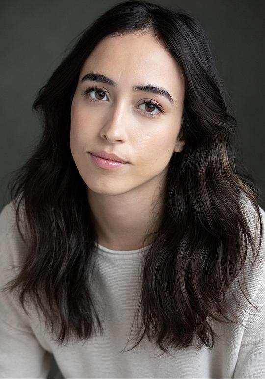 布里安娜·林恩·布里埃罗 Briana-Lynn Brieiro