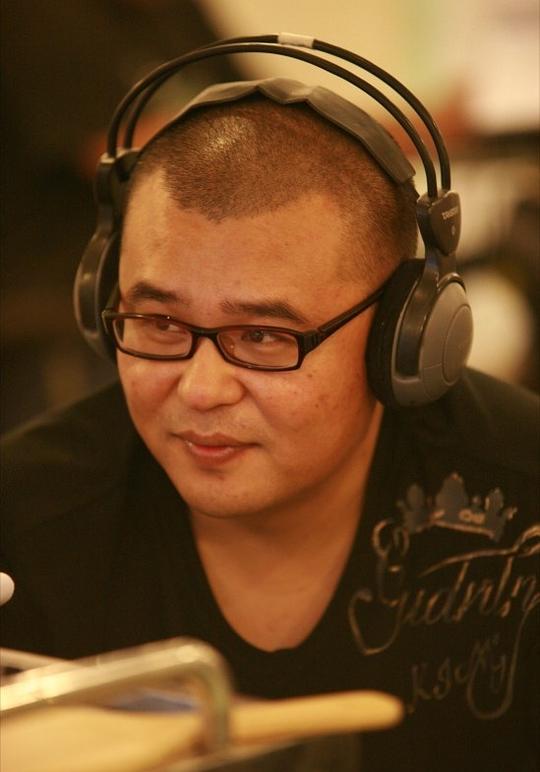 周伟 Wei Zhou