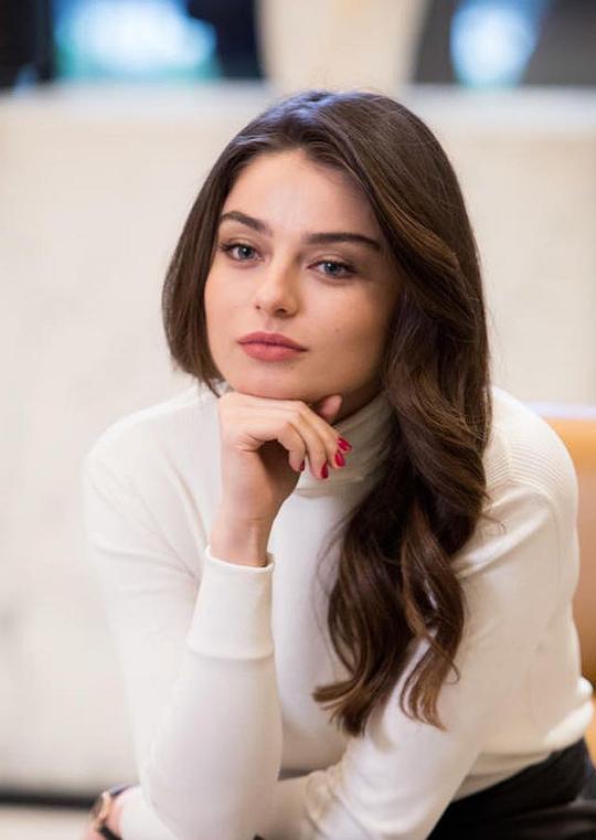 艾恰·艾欣·图兰 Ayça Aysin Turan